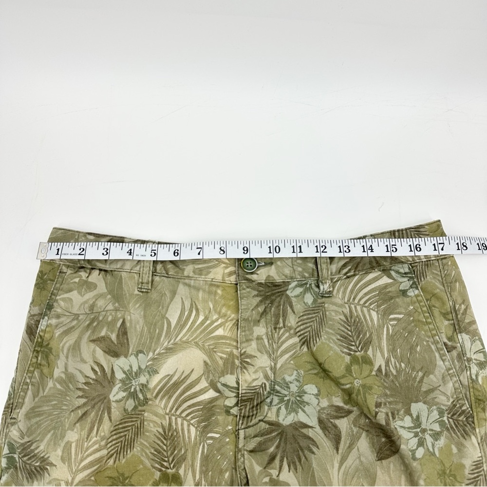 Tommy Bahama Men’s Khaki Green Floral Print Shorts Cotton Tencel Blend Size 33 - Picture 8 of 12